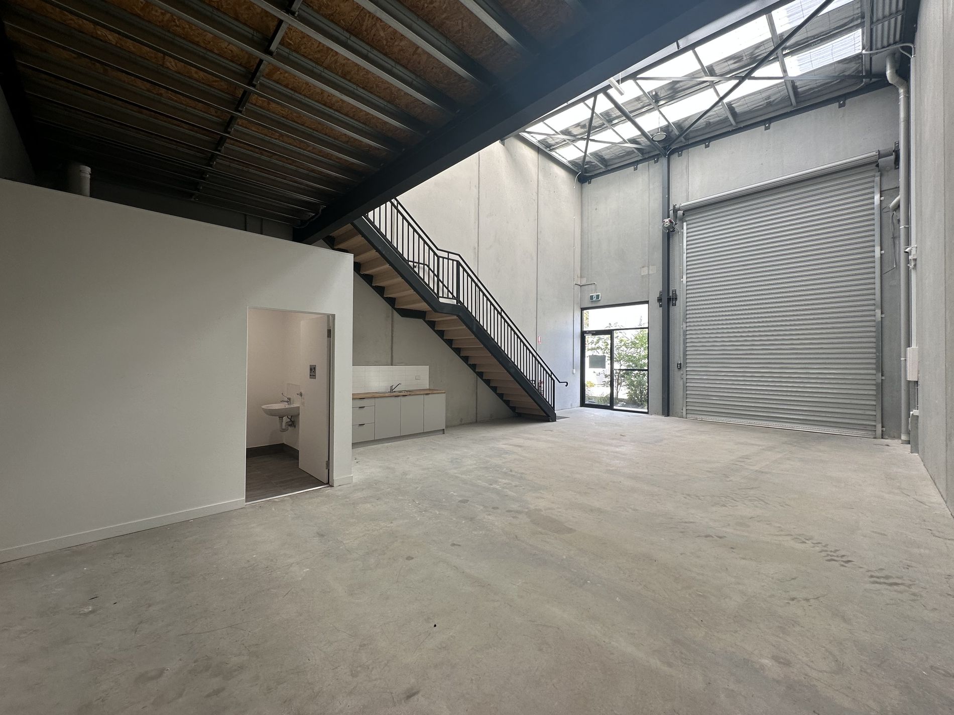 3 / 4 Blackshaws Road, Newport