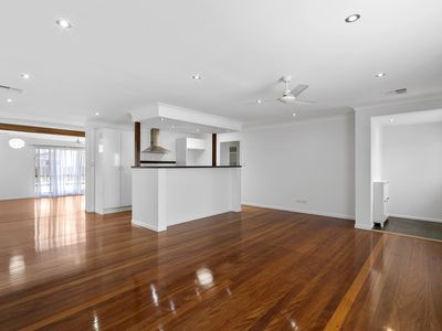 8 Packman Avenue, Rochedale South