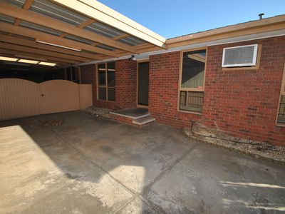 1 Leura Court, Werribee