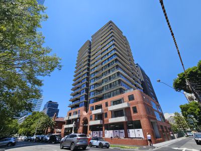 601 / 8 Louise Street, Melbourne