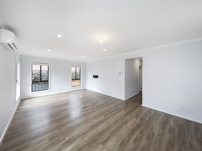 31 Pienza Road, Fraser Rise