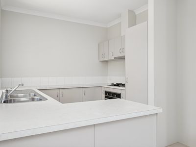 2 / 36 Fifth Road, Armadale