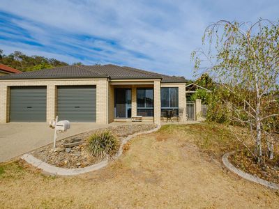 8 LATROBE COURT, Wodonga