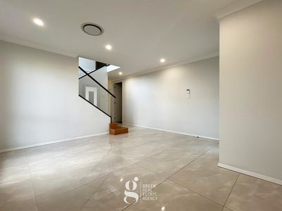 28 Hawkesbury Road, Westmead