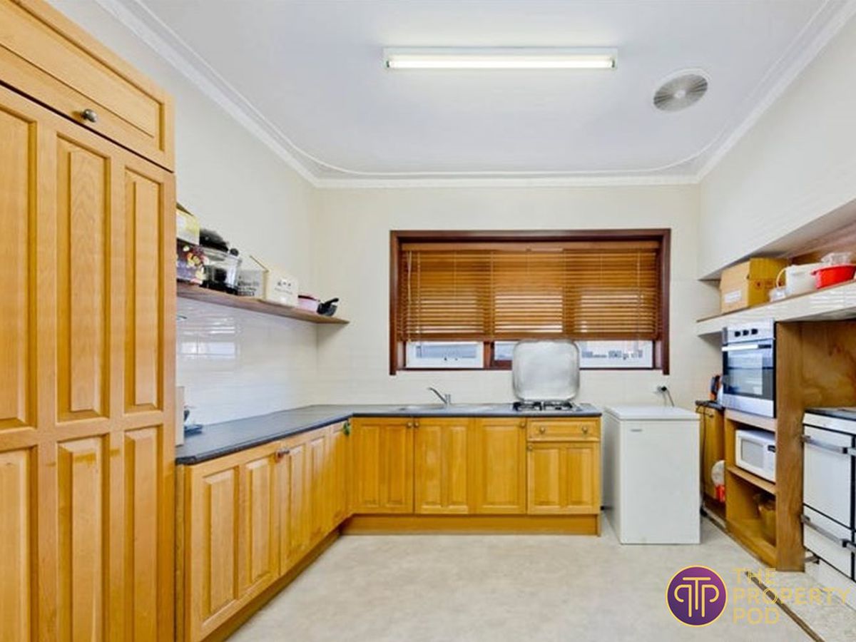 7 May Drive, Nollamara