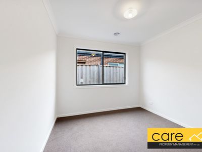 33 Casa Circuit, Clyde North