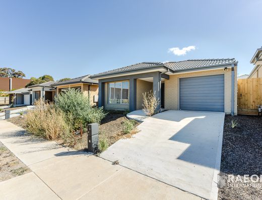 Brand new 3 bedroom NDIS Robust Spec house located in the centre of Darley
