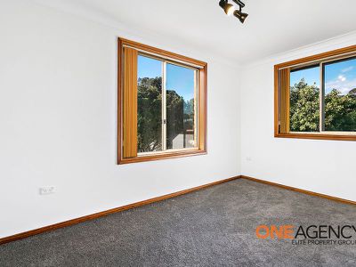 14 Lake Entrance Road, Oak Flats