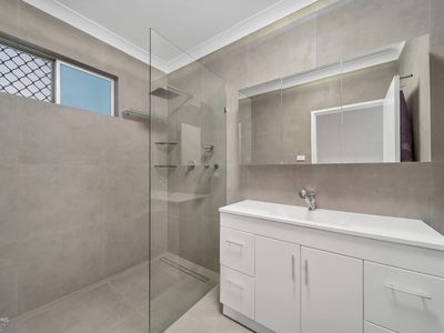 5 Pearl Close, Bayview Heights