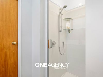 27 a Shackle Lane, Whitby