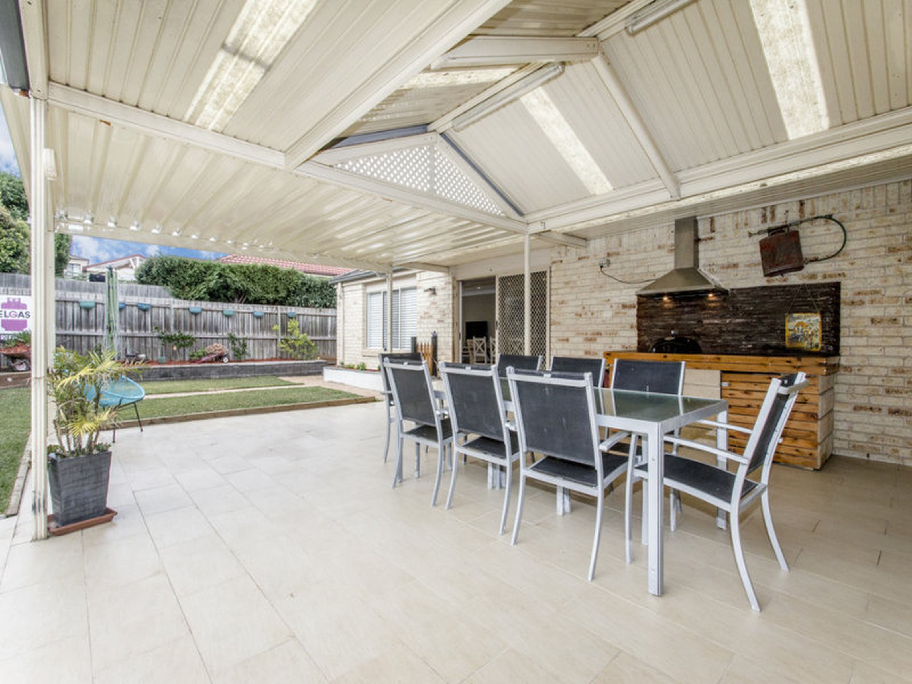 5 Woburn Place, GLENMORE PARK