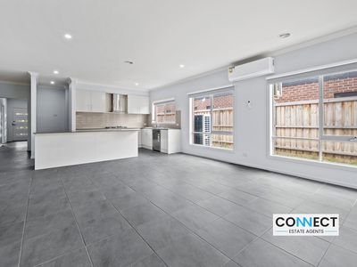 8 Nocturne Avenue, Clyde