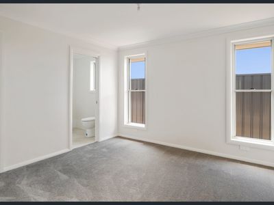 30b Violet Circuit, Dubbo