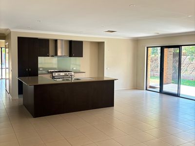 6 Head Court, Seymour