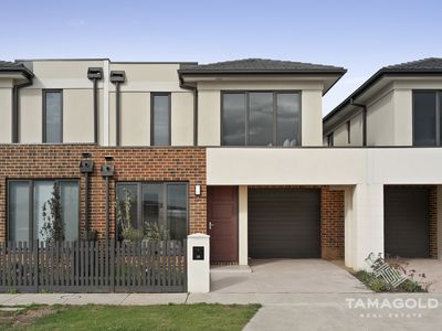 32 CRICKLEWOOD CIRCUIT, Narre Warren