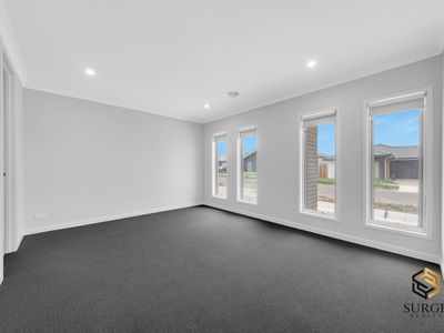 13 Pickering Crescent, Lara