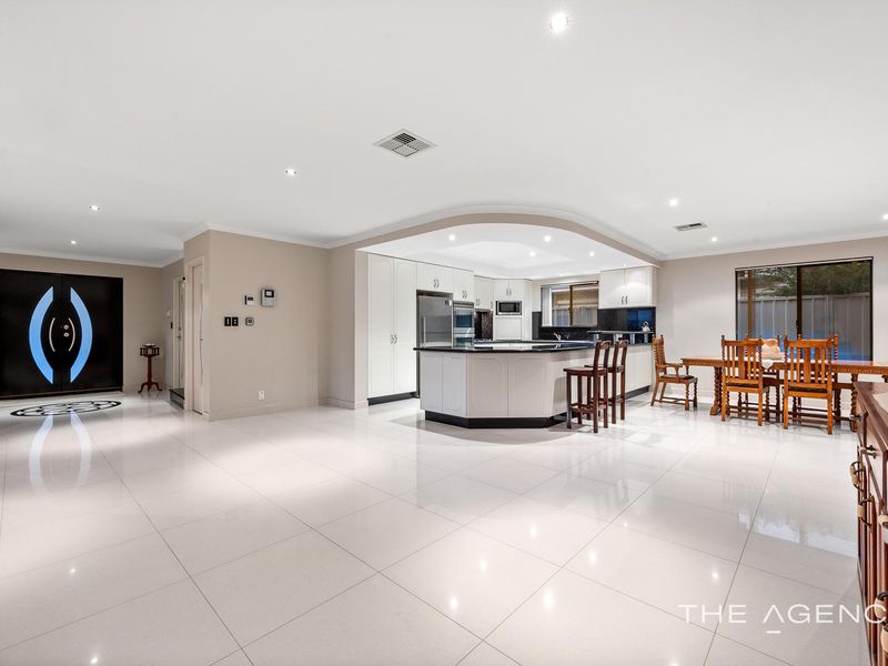 4 Sandford Avenue, Lake Coogee