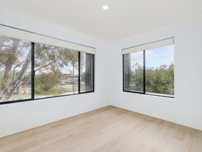 28 Venus Way, Hillarys