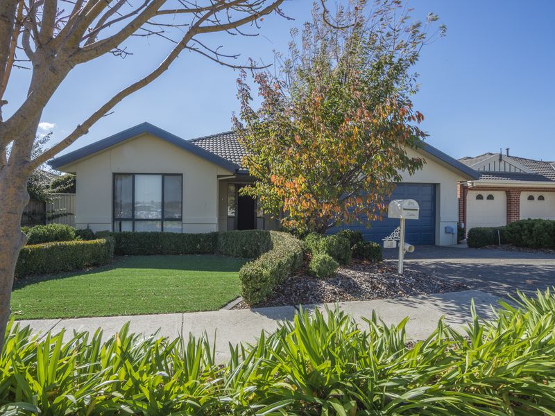 49 Delma View, Gungahlin