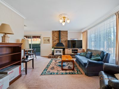 6 Parry Avenue, Bateman