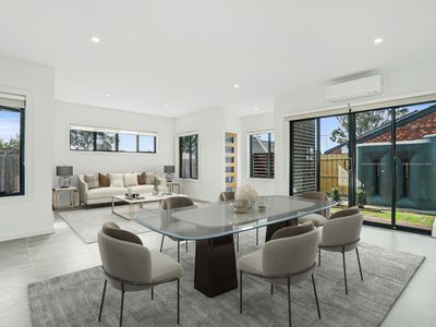2 / 25 Navarre Drive, Cranbourne West