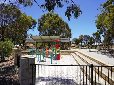 32 Ripplevale Circle, Carramar