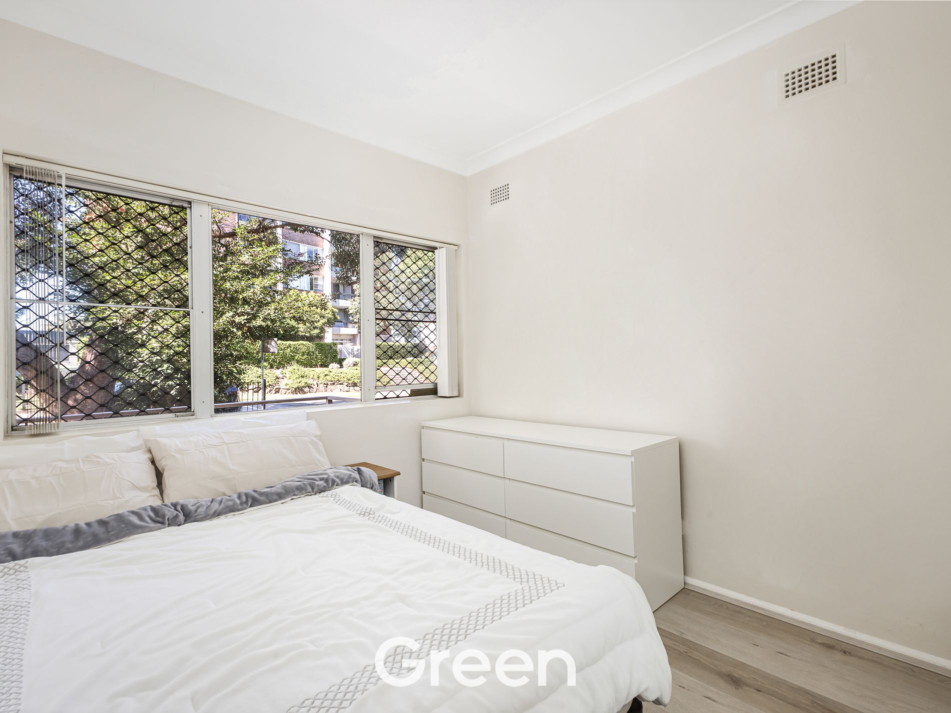 1 / 36 West Parade, West Ryde