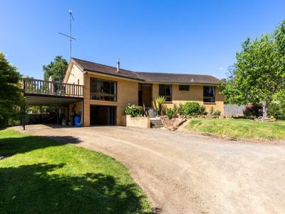 40 Mountain River Road, Mountain River