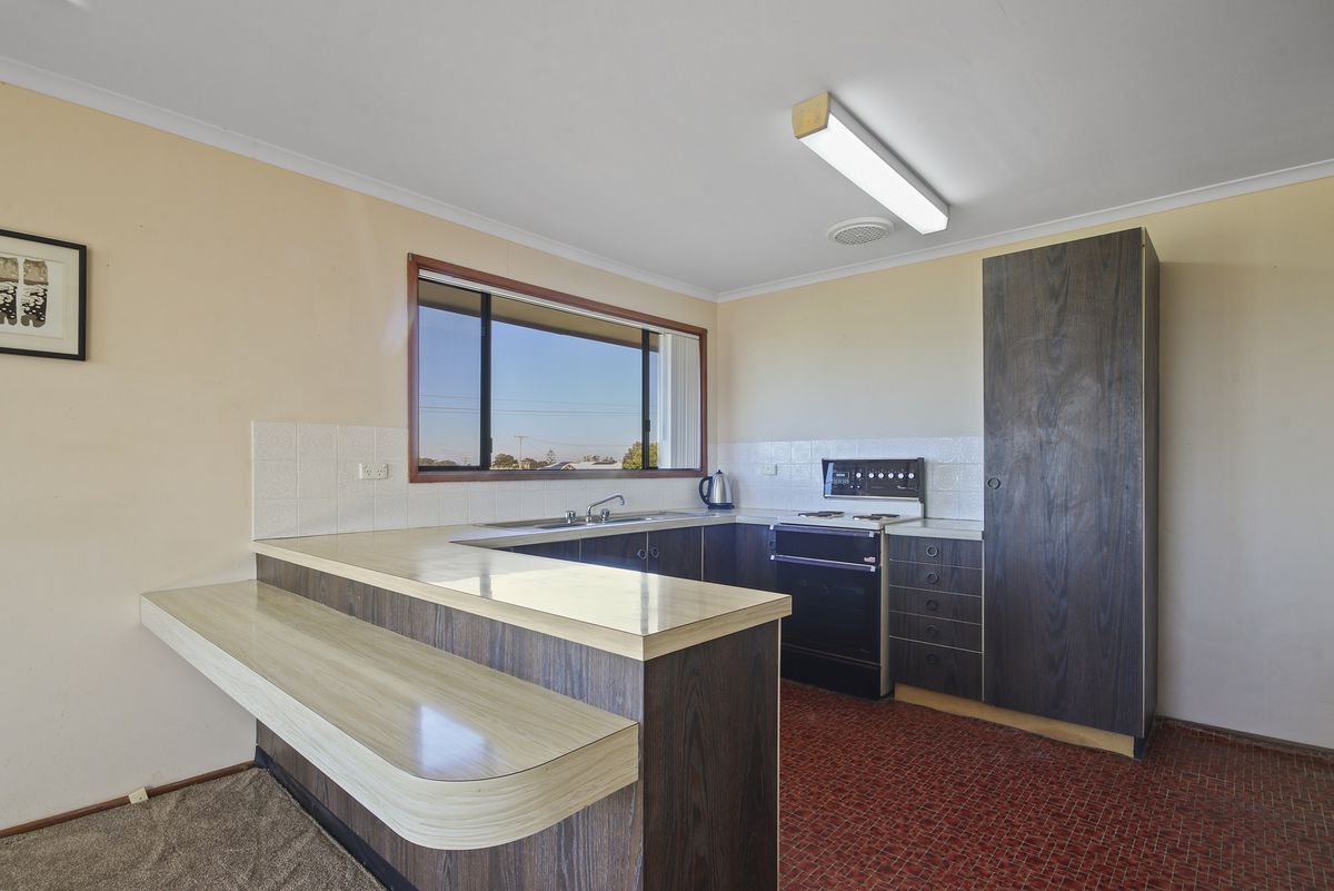47 McMillan Crescent, Dalmeny