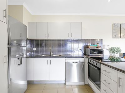 45 / 327-329 Lake Street, Cairns North