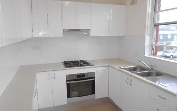 1 / 50 Universal St, Eastlakes