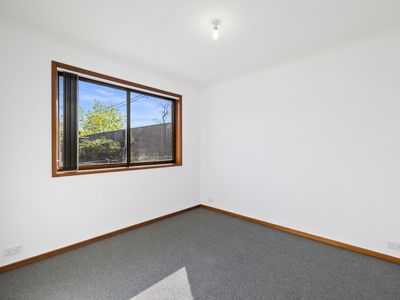 5 Macnamara Place, Chisholm