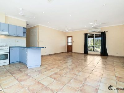 2 Moulden Tce, Moulden