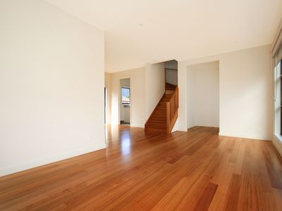 2/4 Hutchison St, Niddrie