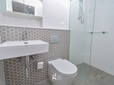 3 / 7 Essex Street, Epping