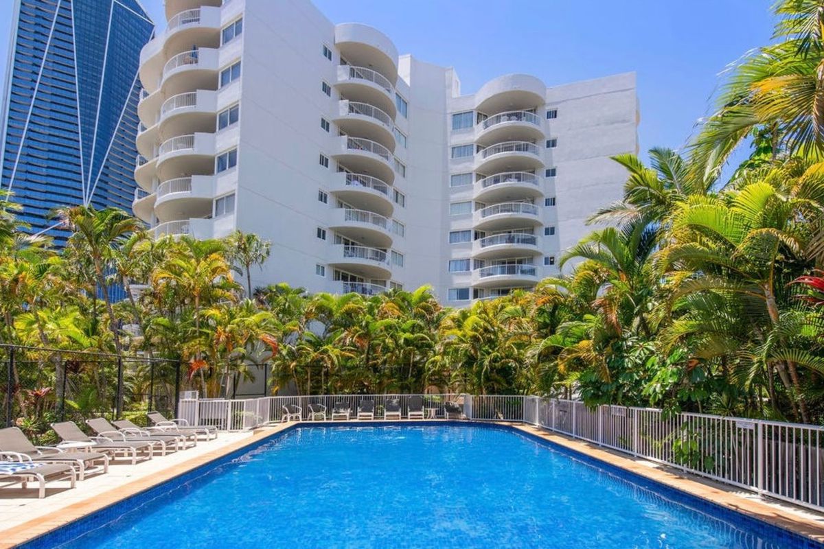 50 / 210 Surf Parade, Surfers Paradise