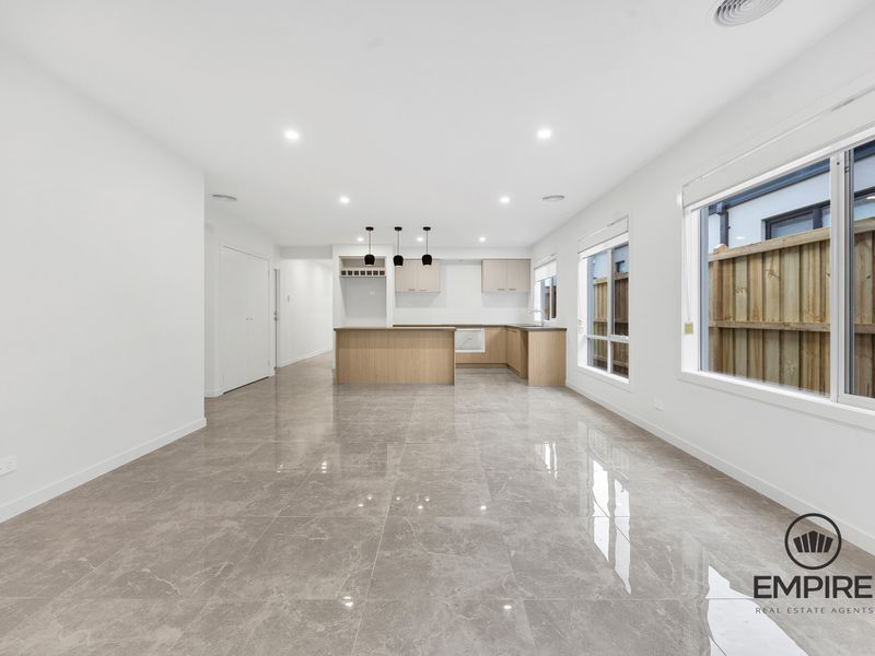 16 Sandalwood Crescent, Clyde North