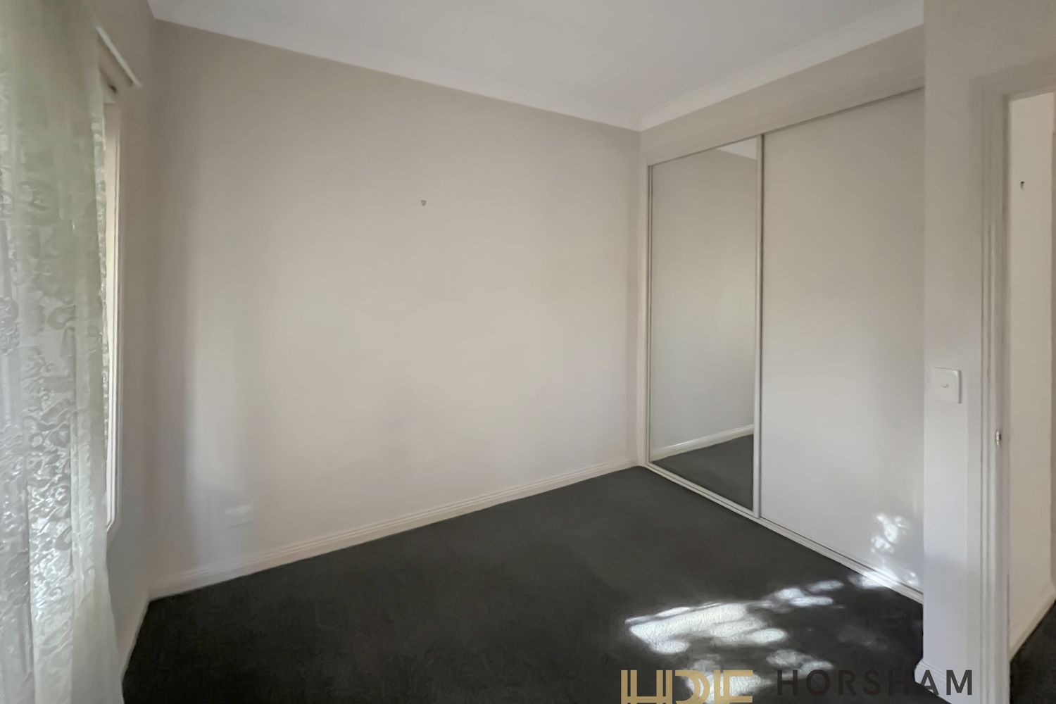 1 / 8 Dougherty Street, Horsham