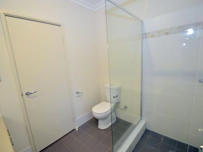 2B Clovelly Crescent, Lynwood
