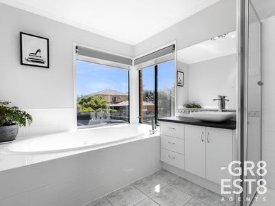 2 Plymtree Court, Narre Warren South