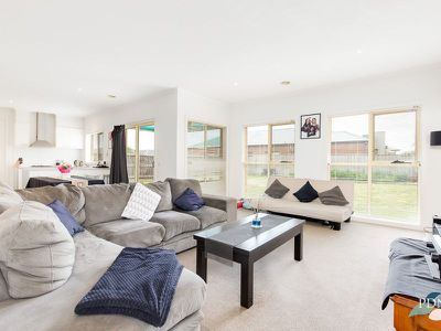 7 Laurence Way, Tarneit