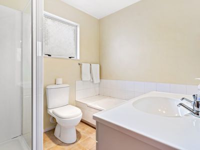 2 / 2 Garelja Road, Henderson