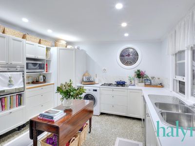 18 Myrtle Street, Perth