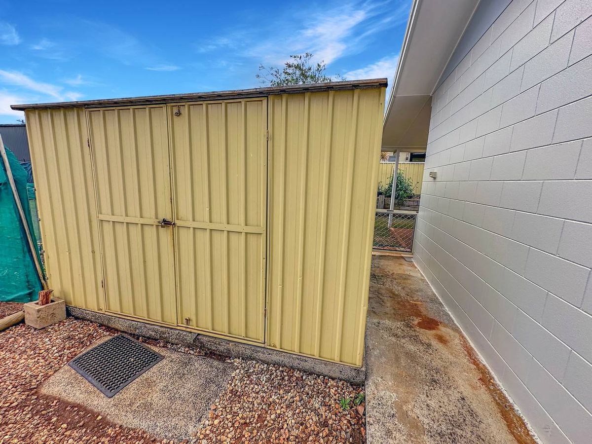 8 LARKIN CLOSE, Atherton
