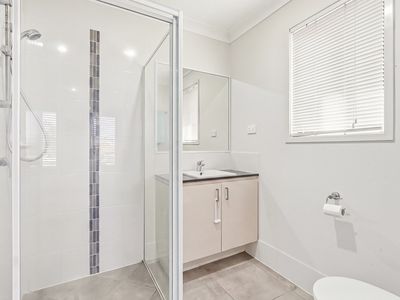 27 Phoebe Way, Gleneagle
