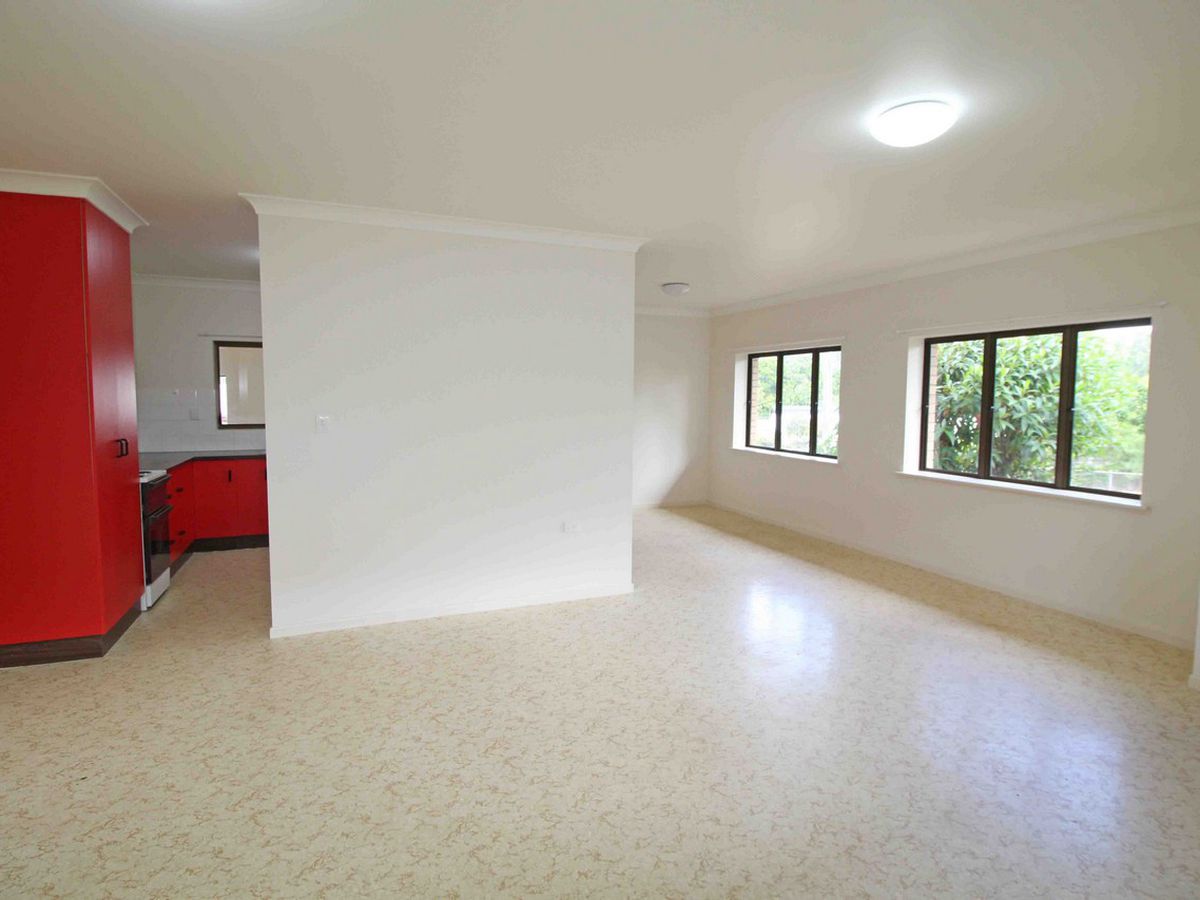 46 Armstrong Street, Atherton