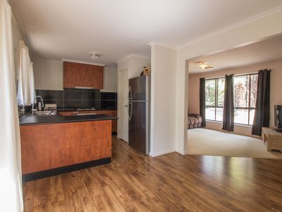 2 / 3 Emery Court, Wodonga