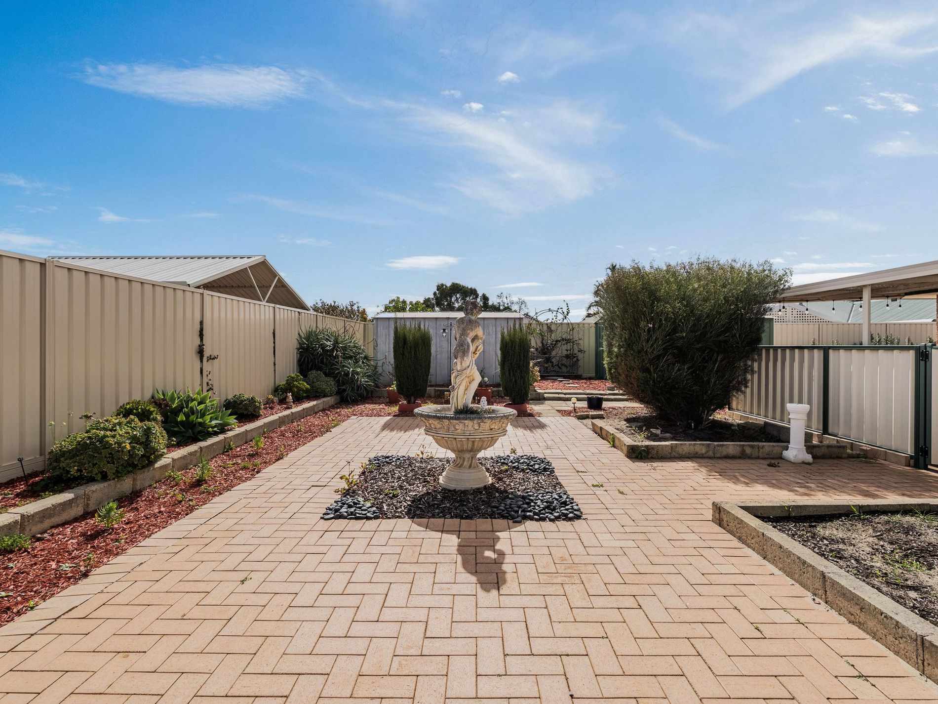 6 Tuscany Place, Caversham