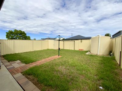 7B Dunstan Close, Forbes