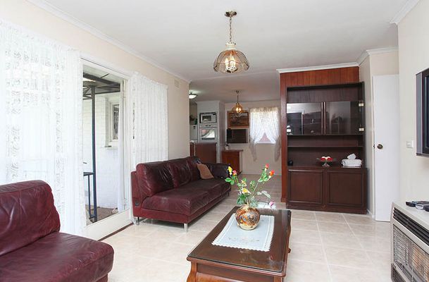 10 Archer Court, Gladstone Park